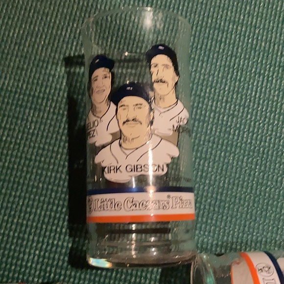 🍕⚾️ 1984 Detroit Tigers Little Caesar’s Set of 4 Glasses Tim Robinson ⚾️🍺 - Picture 2 of 8